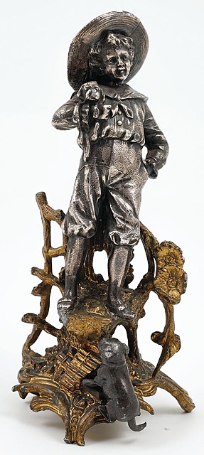 CHŁOPIEC ZE SZCZENIAKAMI. XIX / XX w.