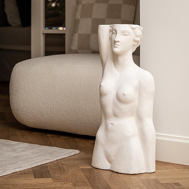 Akt kobiety, rzeźba z gipsu w stylu Art Déco