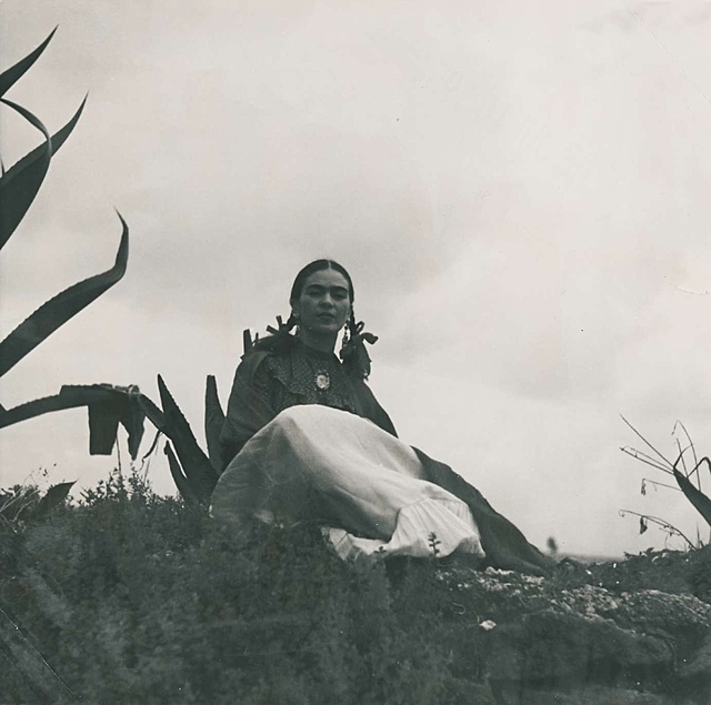 Frida Kahlo w sesji dla Vogue „Señoras of Mexico” z 1937 r.