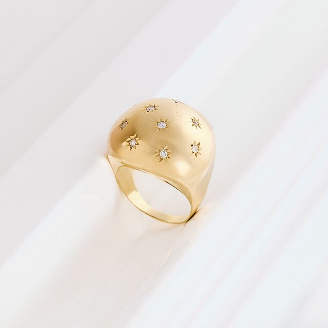 Pierścionek "Statement ring" gwiezdne diamenty