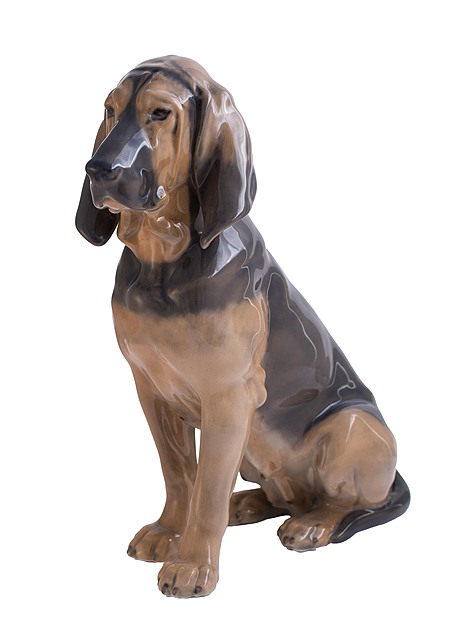 Figura psa rasy bloodhound, proj. Lauritz Jensen, 1911, Royal Copenhagen, poł. XX w.