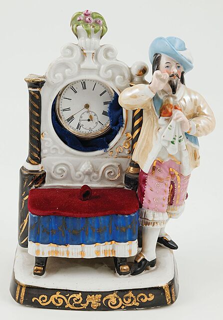 ZEGAREK KIESZONKOWY W PORCELANOWYM STATYWIE