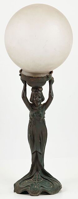 LAMPA SECESYJNA W KSZTAŁCIE KOBIETY, pocz. XX w.