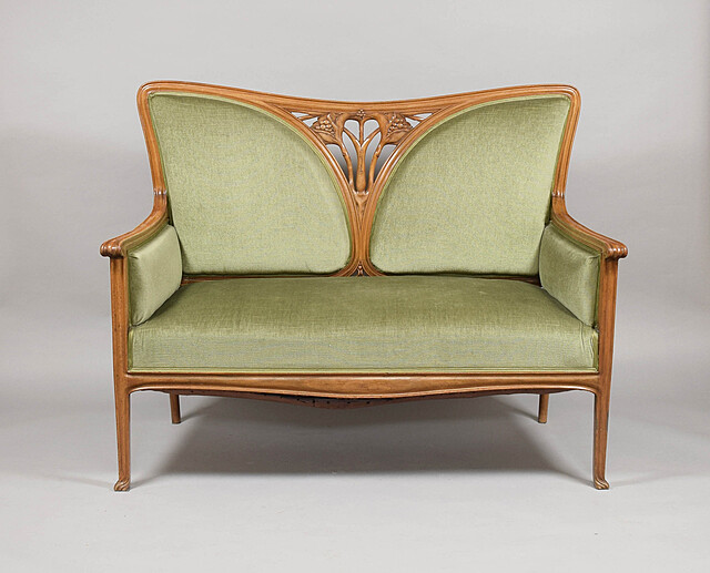 Sofa w stylu secesyjnym