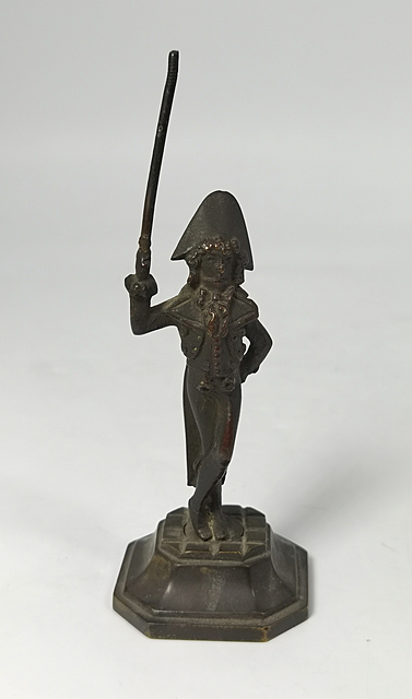 Figura żołnierza w bikornie