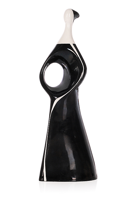 Figurka "Kobieta z ażurem", Zakłady Porcelany Stołowej "Krzysztof" ("Wawel") w Wałbrzychu