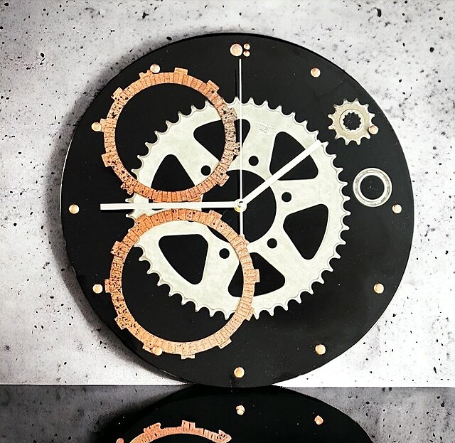 Zegar z żywicy epoksydowej