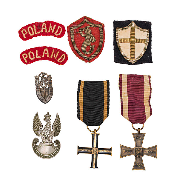 Zestaw odznak i oznak PSZ/Z oraz krzyży PMW