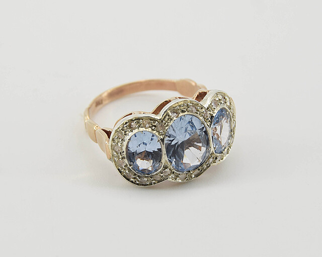 Pierścionek z akwamarynami