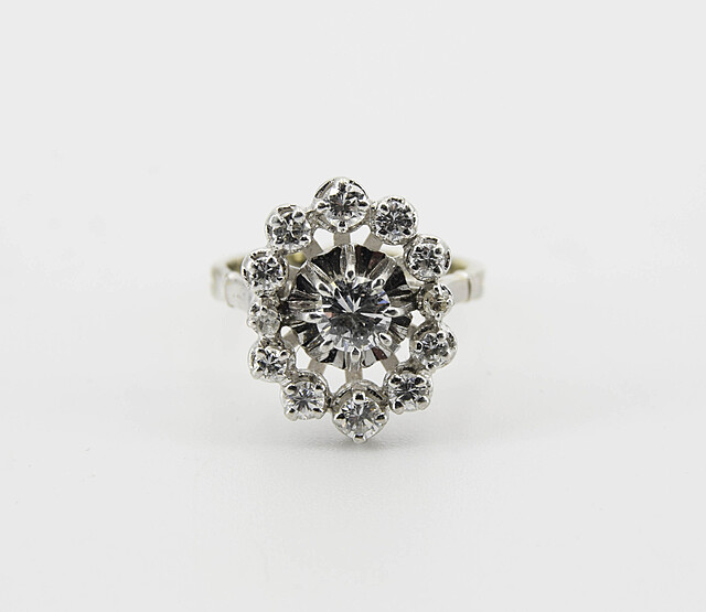 Pierścionek z brylantami