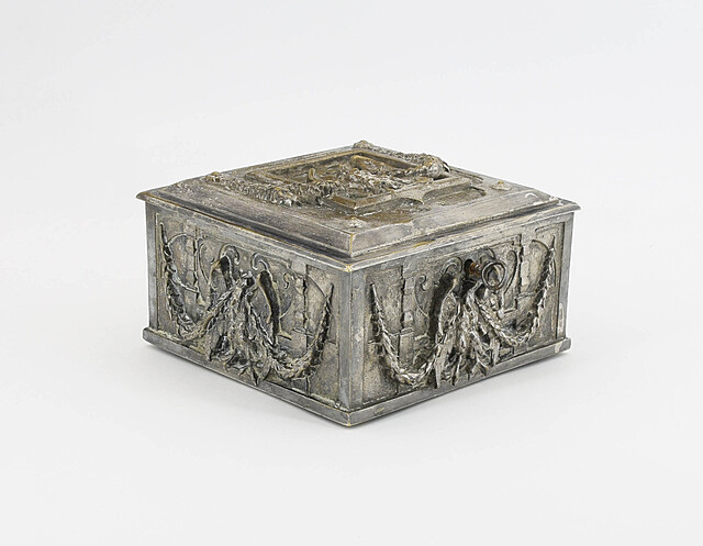 Kasetka z orłami rzymskimi