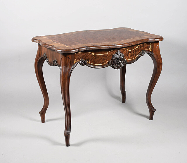 Stolik - biurko w stylu barokowym