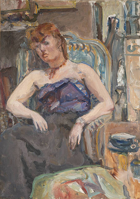 Kobieta w sukni bez ramiączek