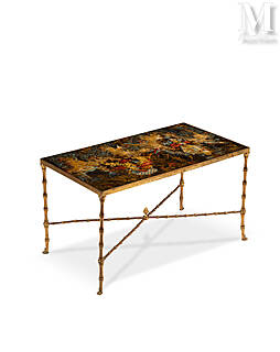 Stół z motywem papugi na winorośli i ozdobionych wazonów