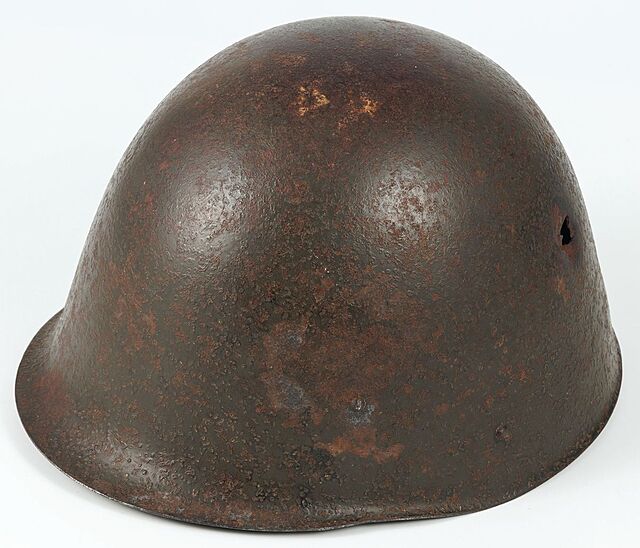 HEŁM WOJSKOWY wz 1931 Salamandra z Bitwy pod Mławą, Polska, Suchedniów, Huta Ludwików