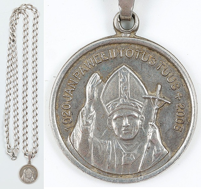 MEDALIK Z JANEM PAWŁEM II, 2005