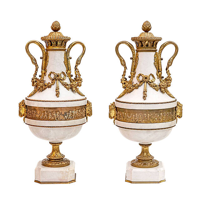 Dwie wazy a la styl Ludwika XVI