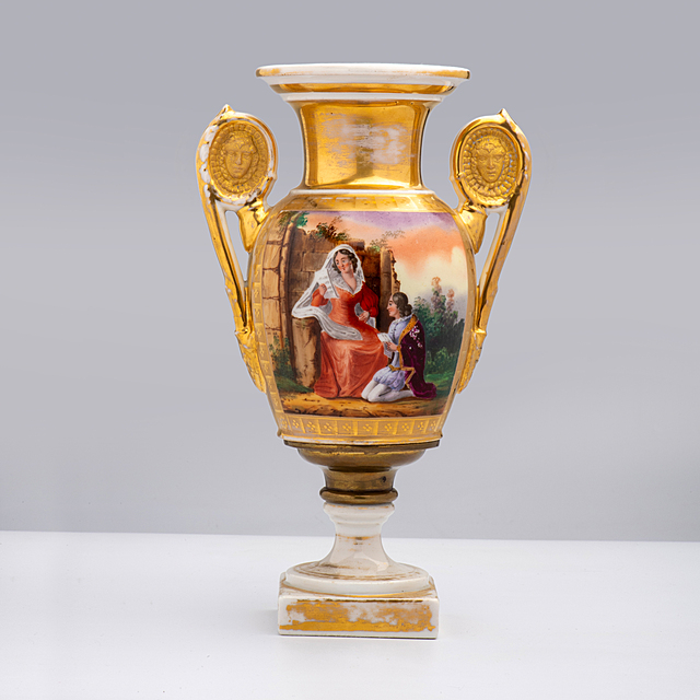 Amfora złocona z miniaturą rodzajową, Rosja, I poł. XIX w. 
