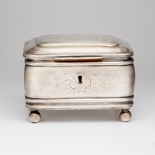 Cukiernica skrzynkowa, Fabryka Wyrobów Srebrnych i Platerowanych Józef Fraget, Warszawa, l. 50.- 60. XIX w. 