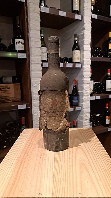 Bordeaux Château Poujeaux Marly Cru Bourgeois Supérieur 0,75L 12,5%, rocznik 1950