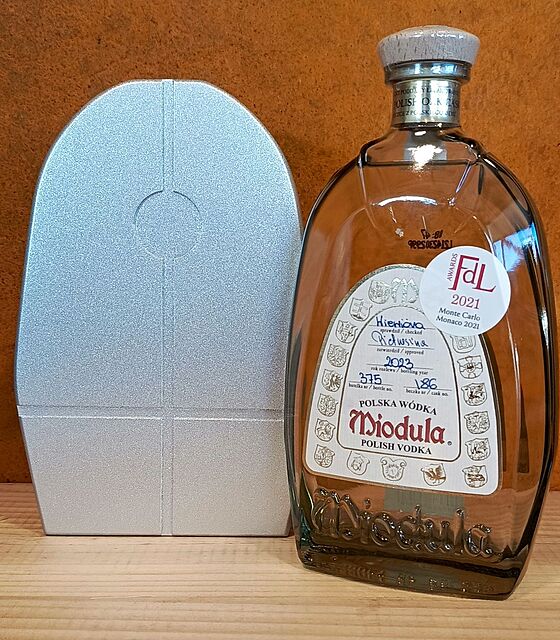 Miodula Polska Wódka 0,5L 40% W opakowaniu prezentowym Miodula®