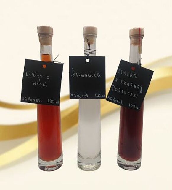 Krakow's Home of Craft Spirits Likier z Wiśni 100ml 26% Likier z Czarnej Porzeczki 100ml 30% Śliwowica 100ml 72% Zestaw