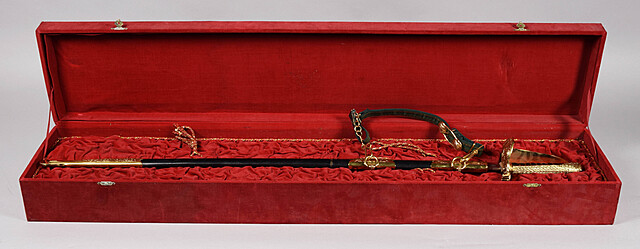 Szabla paradna w pochwie - kopia