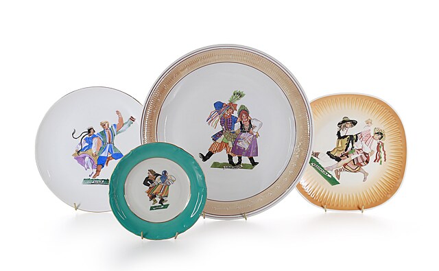 Zestaw 4 pater - proj. kalki ceramicznej Z. STRYJEŃSKA z teki "Tańce Polskie"