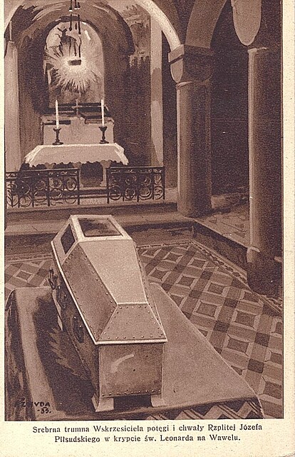 Srebrna trumna Wskrzesiciela potęgi i chwały Rzplitej Józefa Piłsudskiego w krypcie św. Leonarda