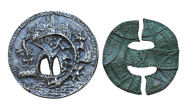 "Zestaw dwóch medali pamiątkowych z Festiwalu Filmów Krótkometrażowych"