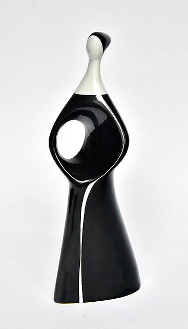 FIGURKA "KOBIETA Z AŻUREM" WAŁBRZYCH, OK. 1960