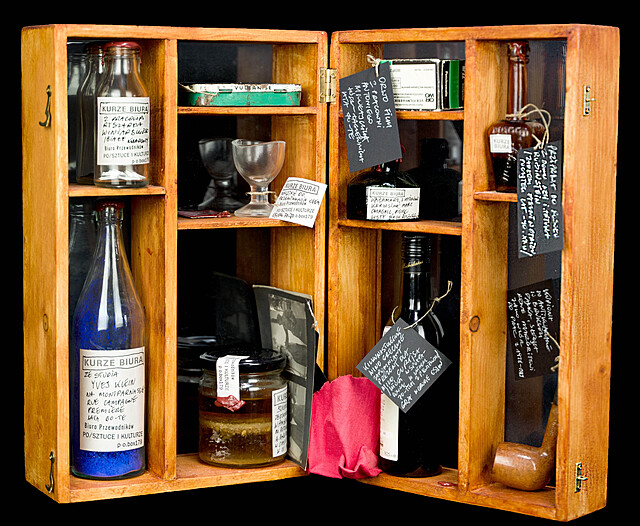 Kurze biura, 1988/2015 r.