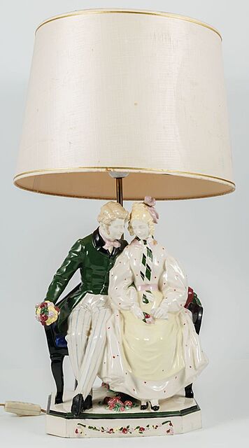 LAMPA ELEKTRYCZNA „ZAKOCHANA PARA”, Austria, Wiedeń, Keramos, ok. 1920