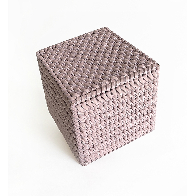 NUDE z cyklu „CUBES", 2021