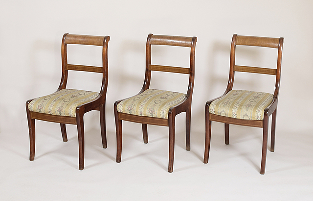 Stół w stylu biedermeier z 6 krzesłami