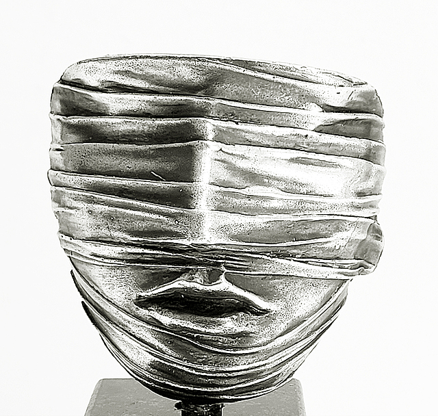 Twarz zawoalowana, 1977