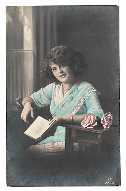 Dziewczyna z książką