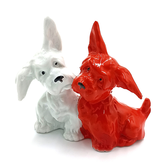 Figurka Para piesków (l.30.XX w.)
