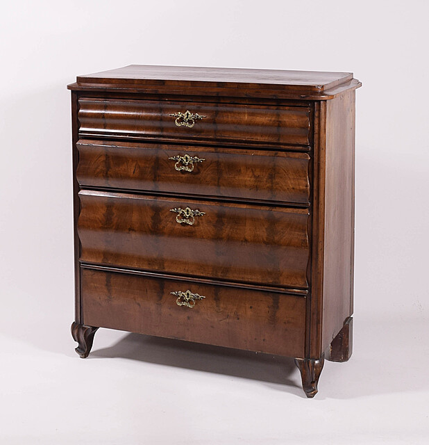 Komoda w stylu biedermeier