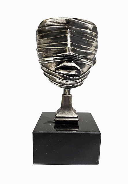 Twarz zawoalowana, 1977