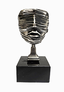 Twarz zawoalowana, 1977