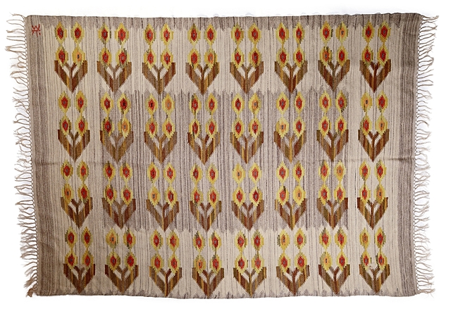 Kilim z motywem tulipanów, sygnowany w kompozycji, SPRLIA,,Wanda" w Krakowie